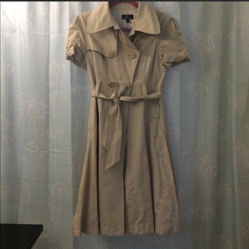2b Bebe Trench Coat 🧥